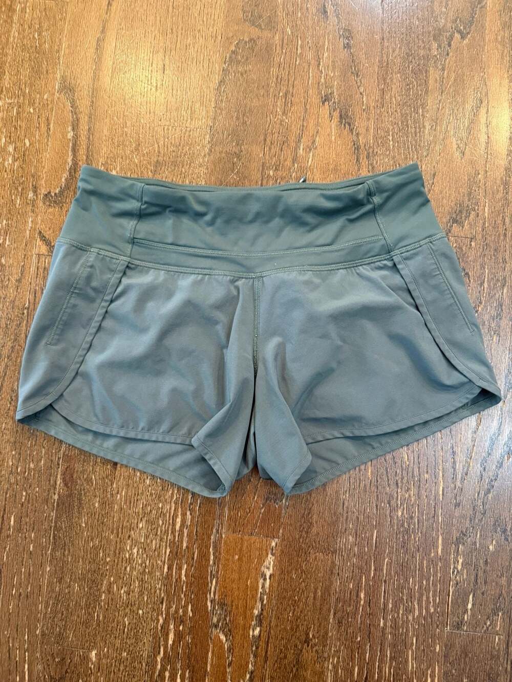 Lululemon Speed Up Mid-Rise Running Shorts with Zipper Pocket